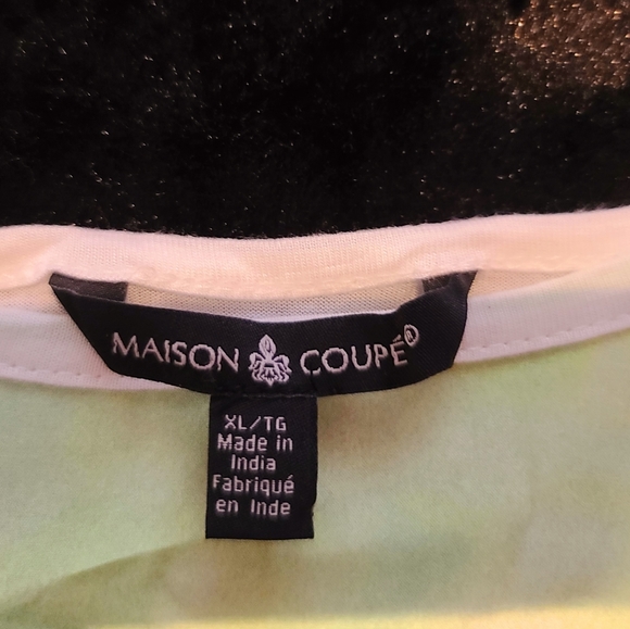 Lightweight Flower Print Tank Top - Picture 2 of 3